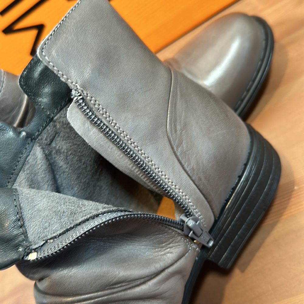 Miz Mooz Lucy Ruched Leather Medium Ankle Boots - Picture 10 of 13